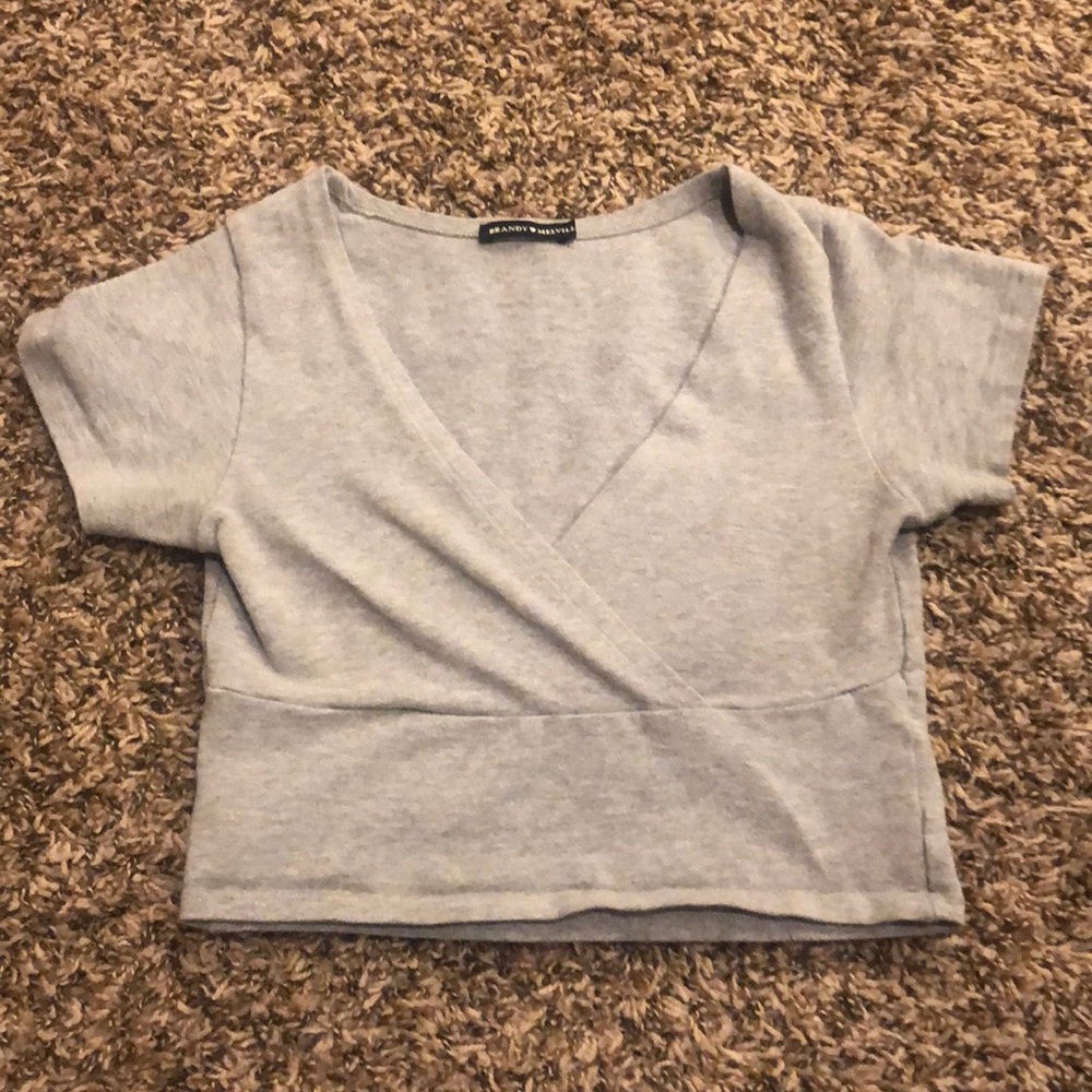 BRANDY MELVILLE CROP TOP
